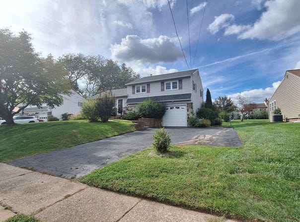 925 ROBERTS Road, WARMINSTER, PA 18974