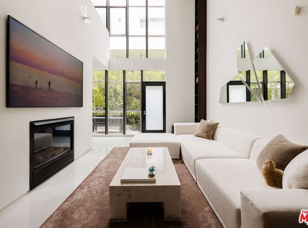825 N Kings Rd, West Hollywood, CA 90069