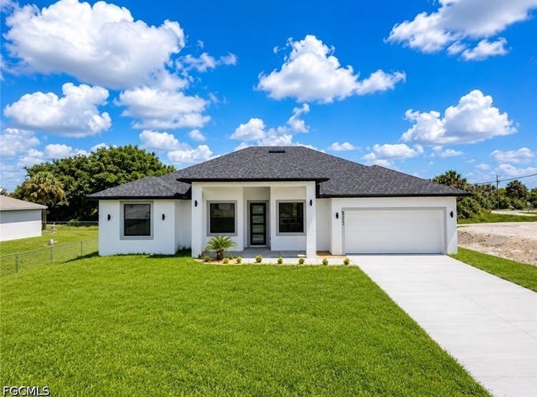 8022 SUNRISE Circle, Labelle, FL 33935