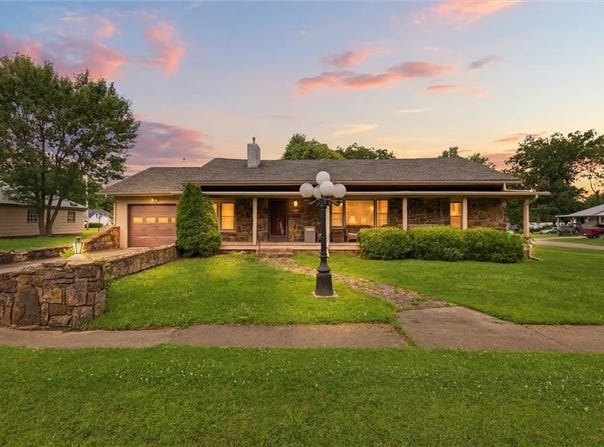 321 E Chestnut Street, Rich Hill, MO 64779