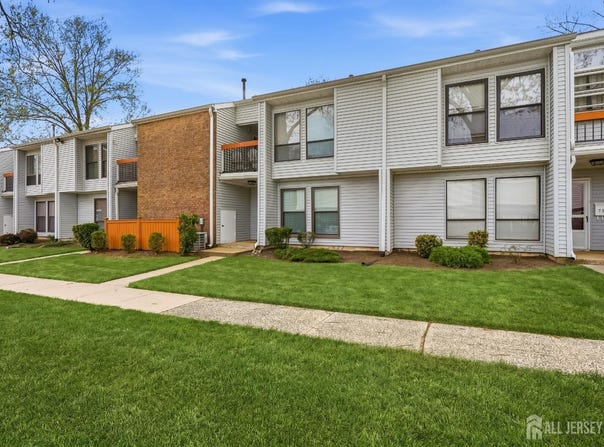 7 Dennison Drive, East Windsor, NJ 08520
