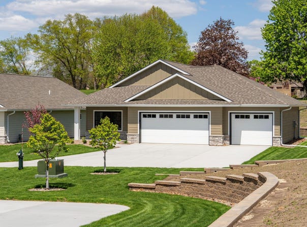 621 Johnson Pl, Onalaska, WI 54650