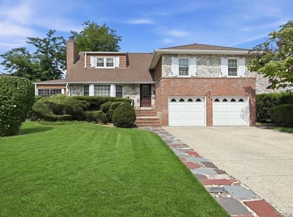 288 Brower Avenue, Rockville Centre, NY 11570