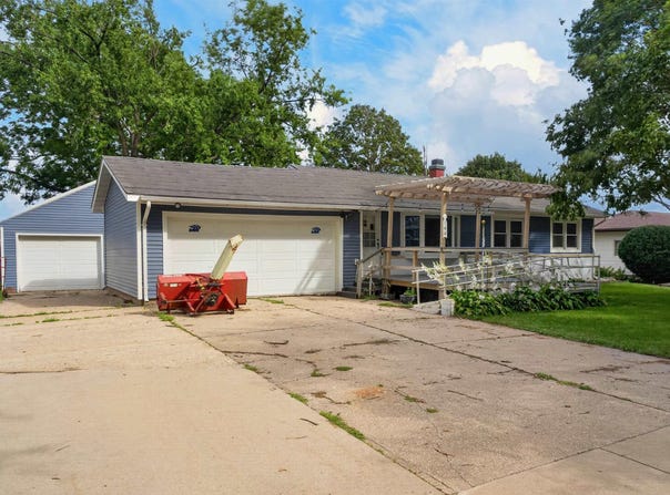144 Main Street, Dike, IA 50624