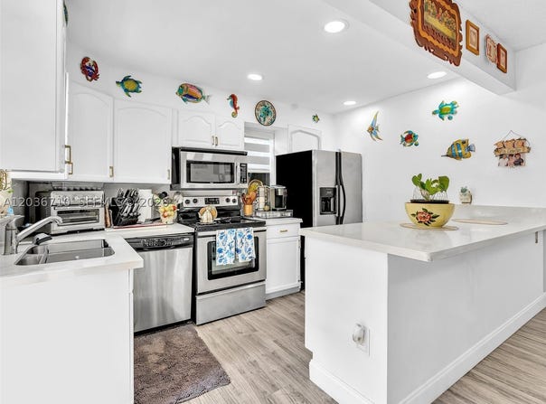 3483 SW 52nd Ave, Pembroke Park, FL 33023