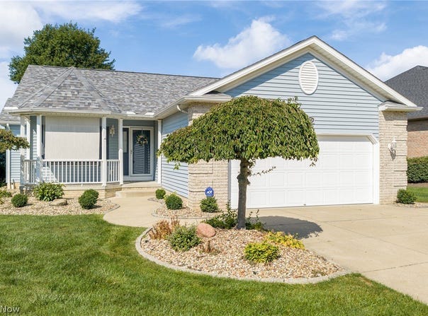 860 Arroyo Drive, Barberton, OH 44203