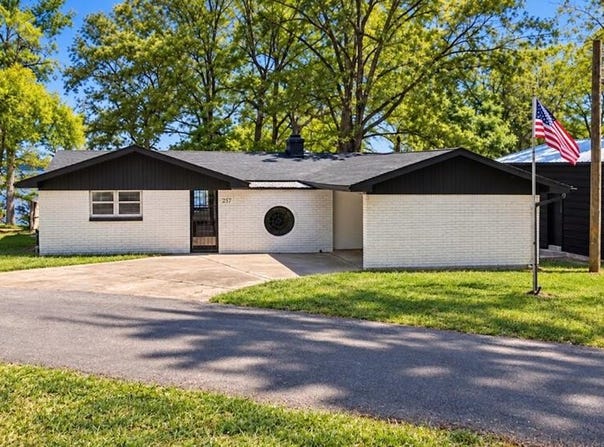 275 Lighthouse Drive N, Hemphill, TX 75948