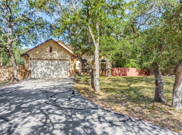 1490 Deep Water DR, Spring Branch, TX 78070