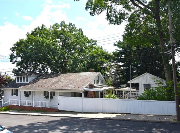 24 E Plainfield Avenue, Pen Argyl Boro, PA 18072