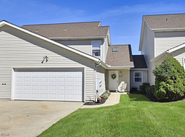 4052 Pine Drive, Rootstown, OH 44272