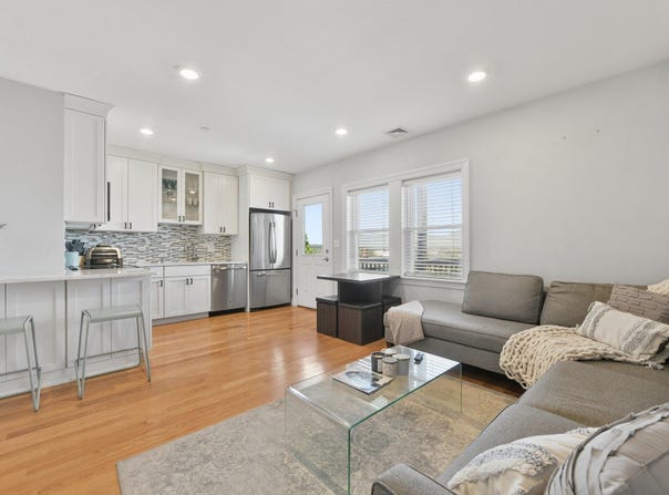 214-216 E Eagle St 5A, Boston, MA 02128