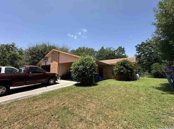 1525 Eichen, New Braunfels, TX 78130
