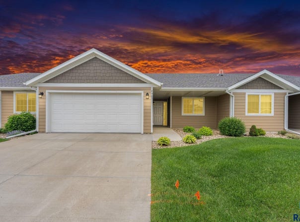 6403 W Maxwell Pl, Sioux Falls, SD 57107