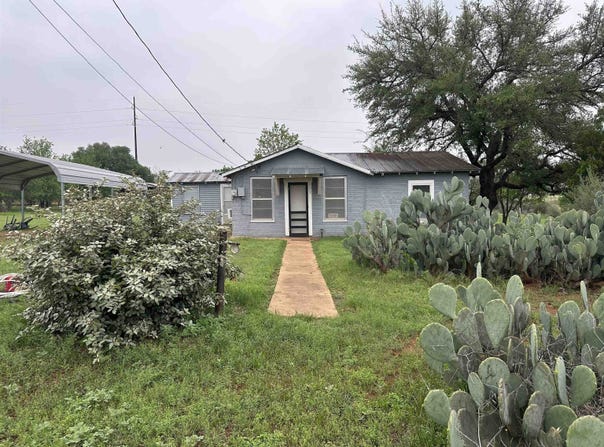 509 E Austin, Llano, TX 78643