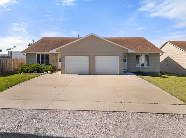 102 E Walnut Street, Roland, IA 50236