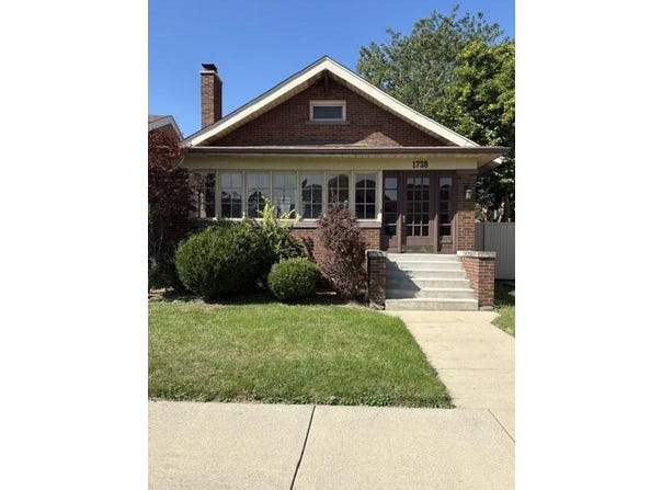 1738 Davis Avenue, Whiting, IN 46394