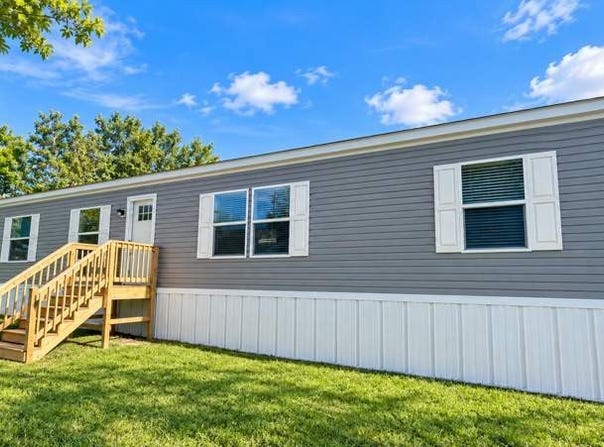 464 Bracey Circle, Windsor, VA 23487