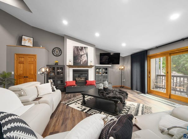 4224 S Minnesota Ave, Sioux Falls, SD 57105