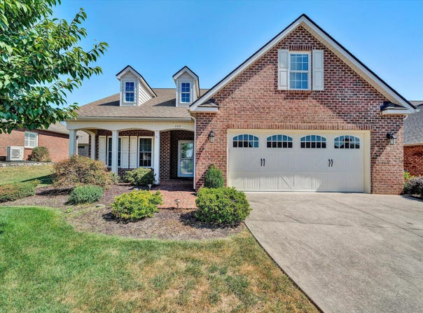 403 Deer Run Cir, Salem, VA 24153