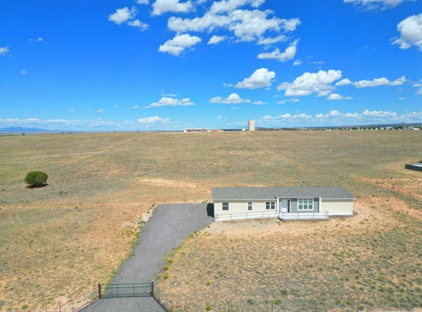 91 Cattle Loop, Moriarty, NM 87035