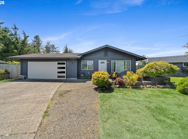 4005 FILBERT St, Tillamook, OR 97141