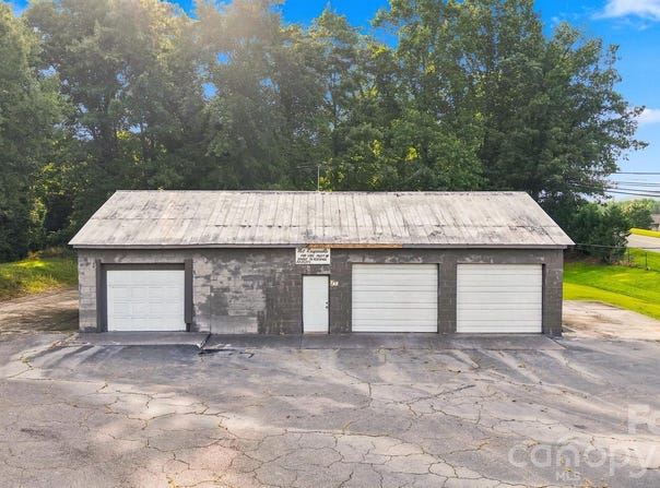 100 Refour Road NE, Valdese, NC 28690