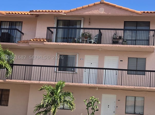 2174 W 60th St, Hialeah, FL 33016