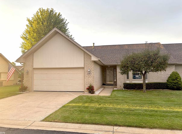 34899 Pheasant Rdg, Richmond, MI 48062
