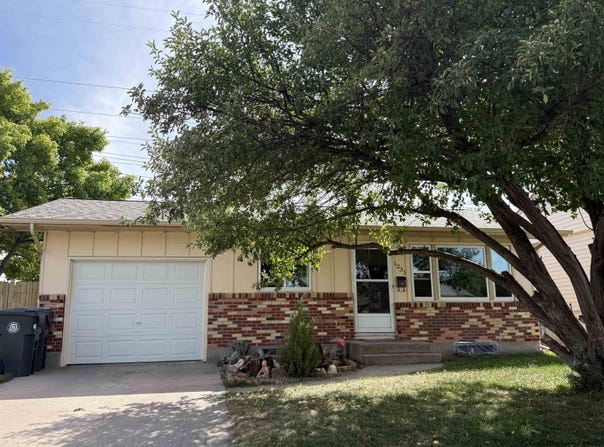 1231 W JEFFERSON RD, Cheyenne, WY 82007
