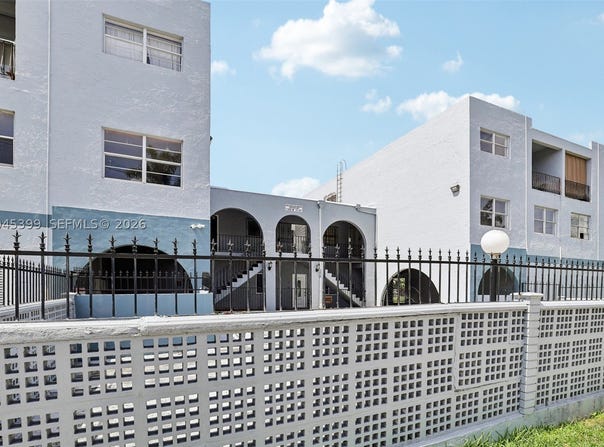1300 W 53rd St, Hialeah, FL 33012