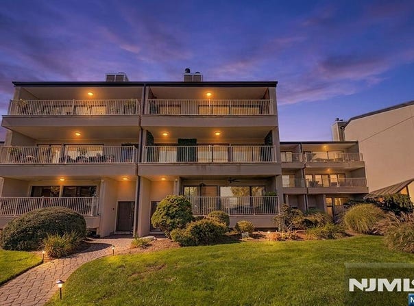 1225 River Road, Edgewater, NJ 07020
