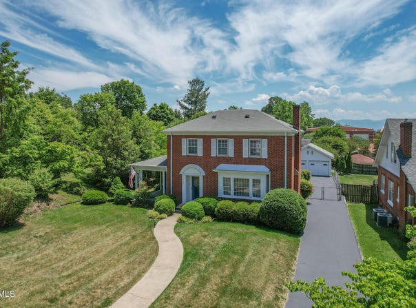 612 Lawrence Avenue, Bristol, VA 24201
