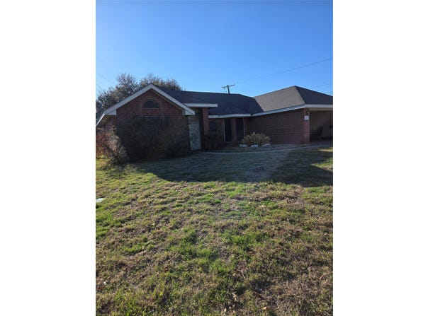 2607 Cherrylawn Dr, Taylor, TX 76574