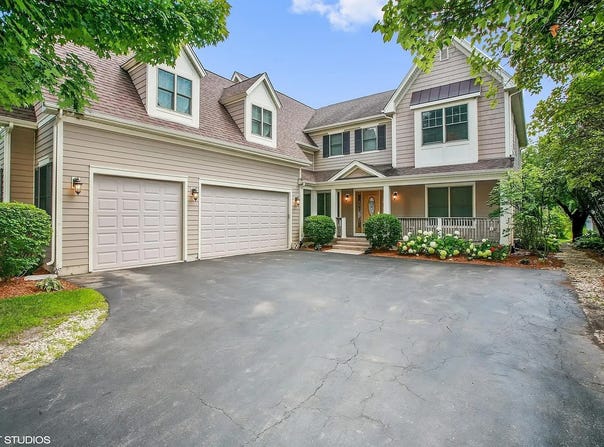 141 Walnut Street, Libertyville, IL 60048