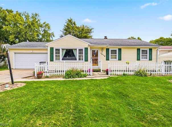 1016 Treelane Drive, Ashtabula, OH 44004