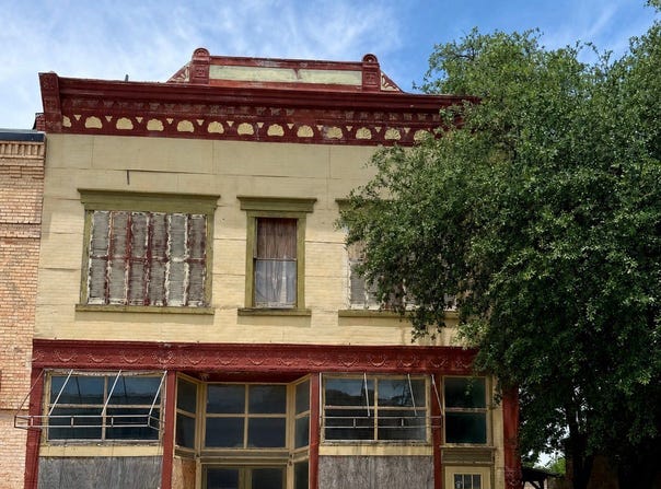 324 AVENUE C, Rosebud, TX 76570