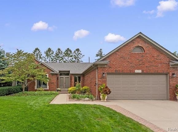 35875 Hawthorne Drive, Clinton Twp, MI 48035
