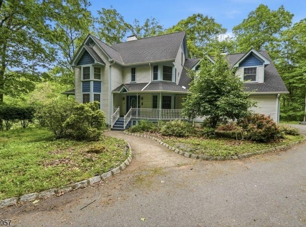 4 Meadow Oak Dr, Frelinghuysen Twp., NJ 07825-4007