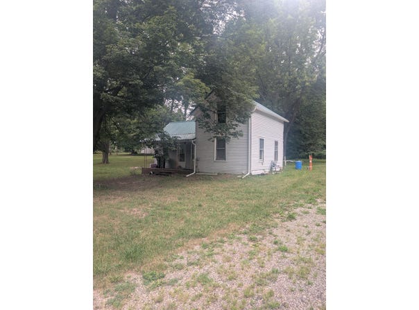 215 S Monroe Street, Bloomingdale, MI 49026