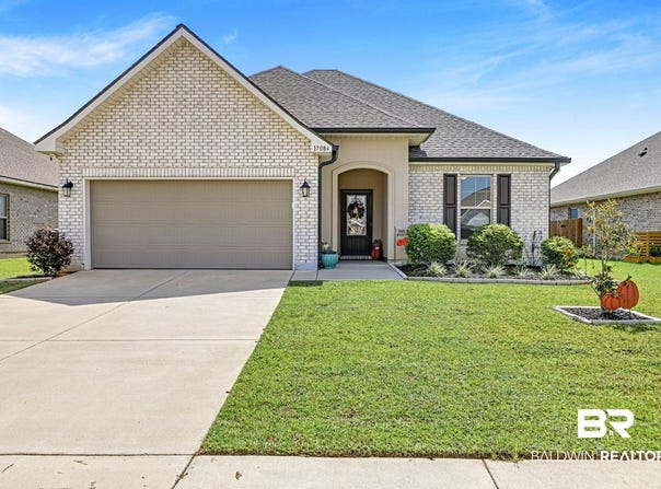 17084 Delta Avenue, Robertsdale, AL 36567