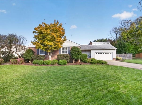 816 Queen Elizabeth Drive, Virginia Beach, VA 23452