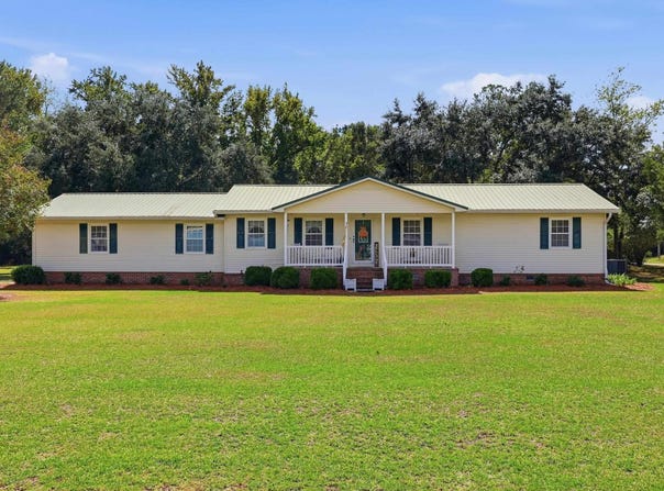 117 Aimwell Rd., Andrews, SC 29510