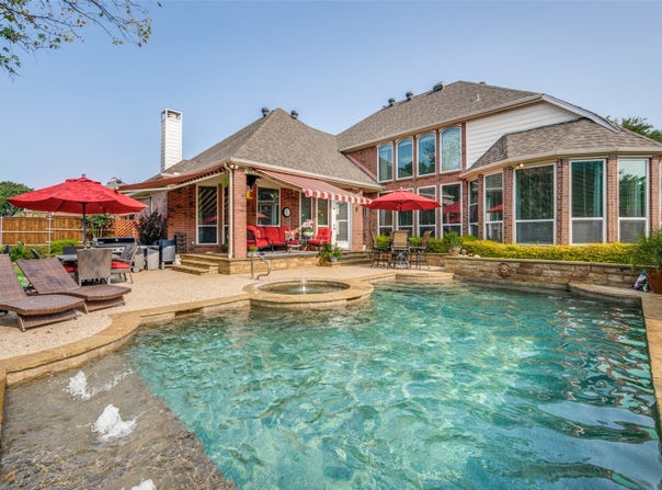2300 High Pointe Drive, Corinth, TX 76210