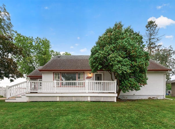 1750 Lark Avenue, Maplewood, MN 55109