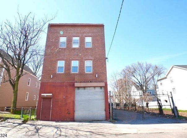 59 N 14Th St, East Orange City, NJ 07017-5112