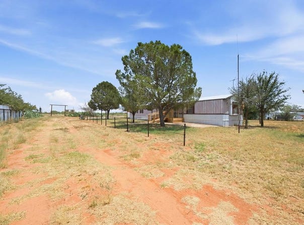 1805 E County Rd 135, Midland, TX 79706