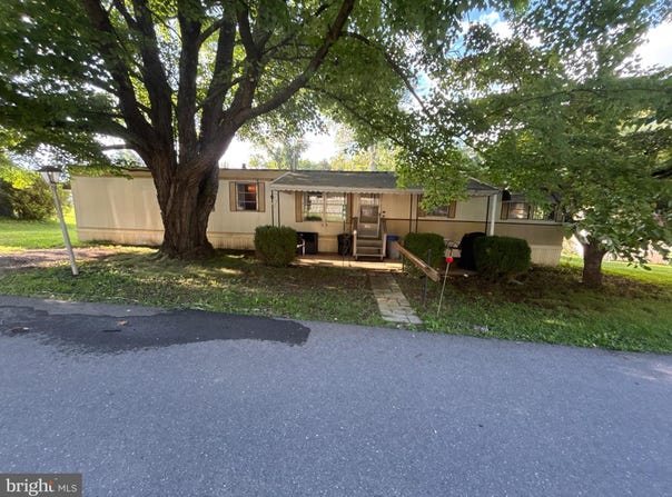105 AZALEA CIR., HONEY BROOK, PA 19344