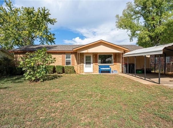 4303 Pond ST, Van Buren, AR 72956