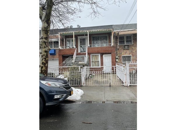 925 E 227th Street, Bronx, NY 10466