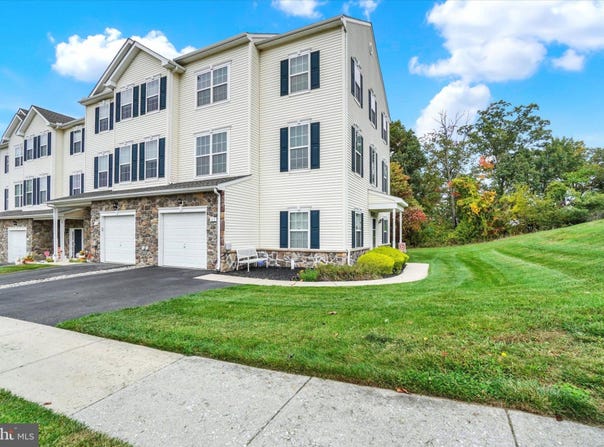 517 MARION Road, YORK, PA 17406
